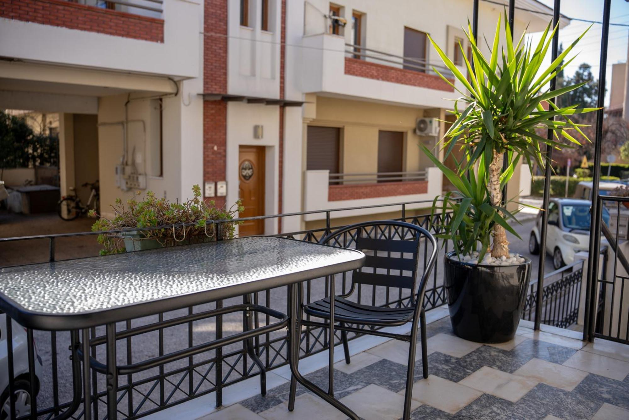 Living Life Apartment Komotiní Kültér fotó