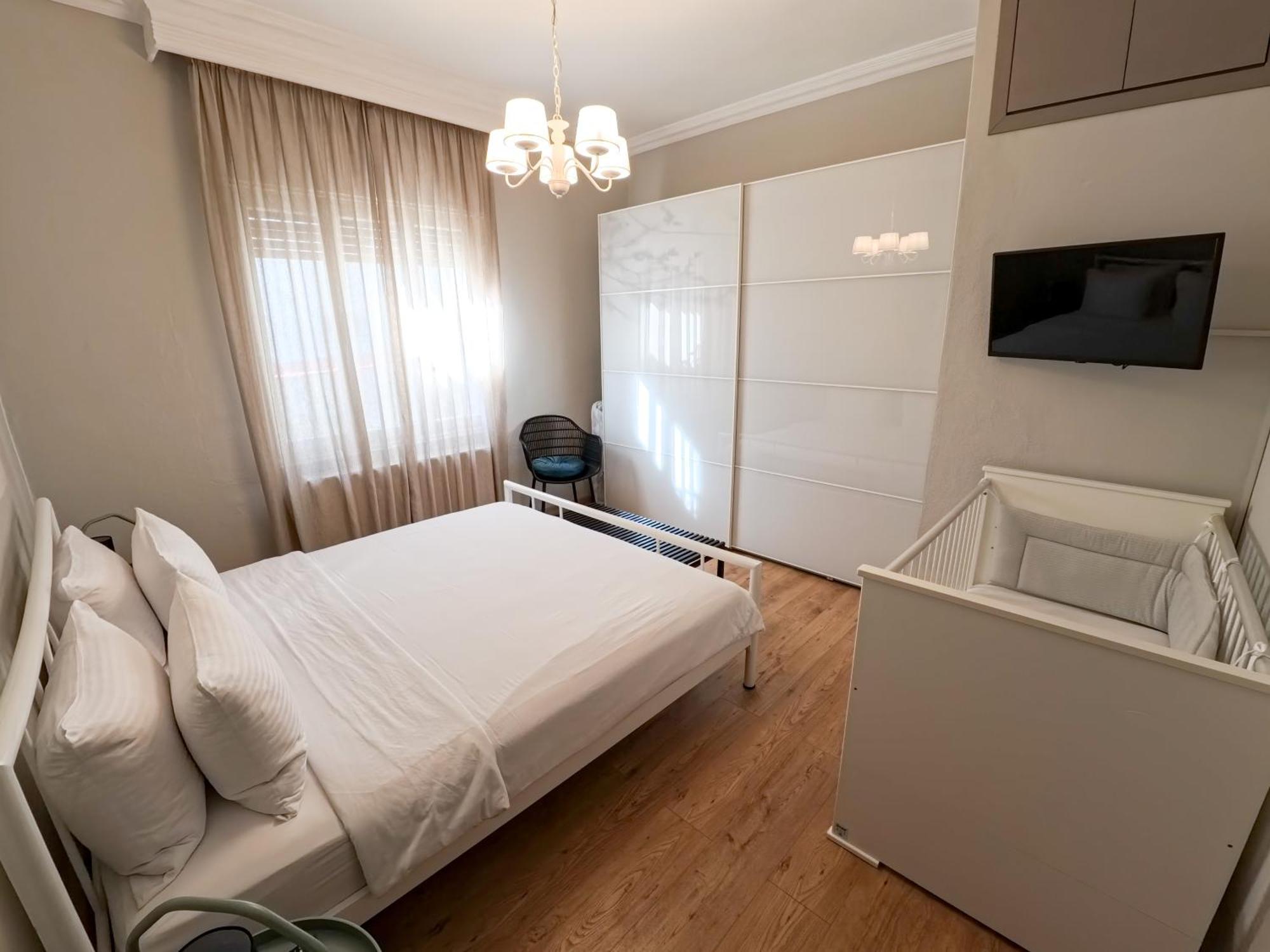 Living Life Apartment Komotiní Kültér fotó